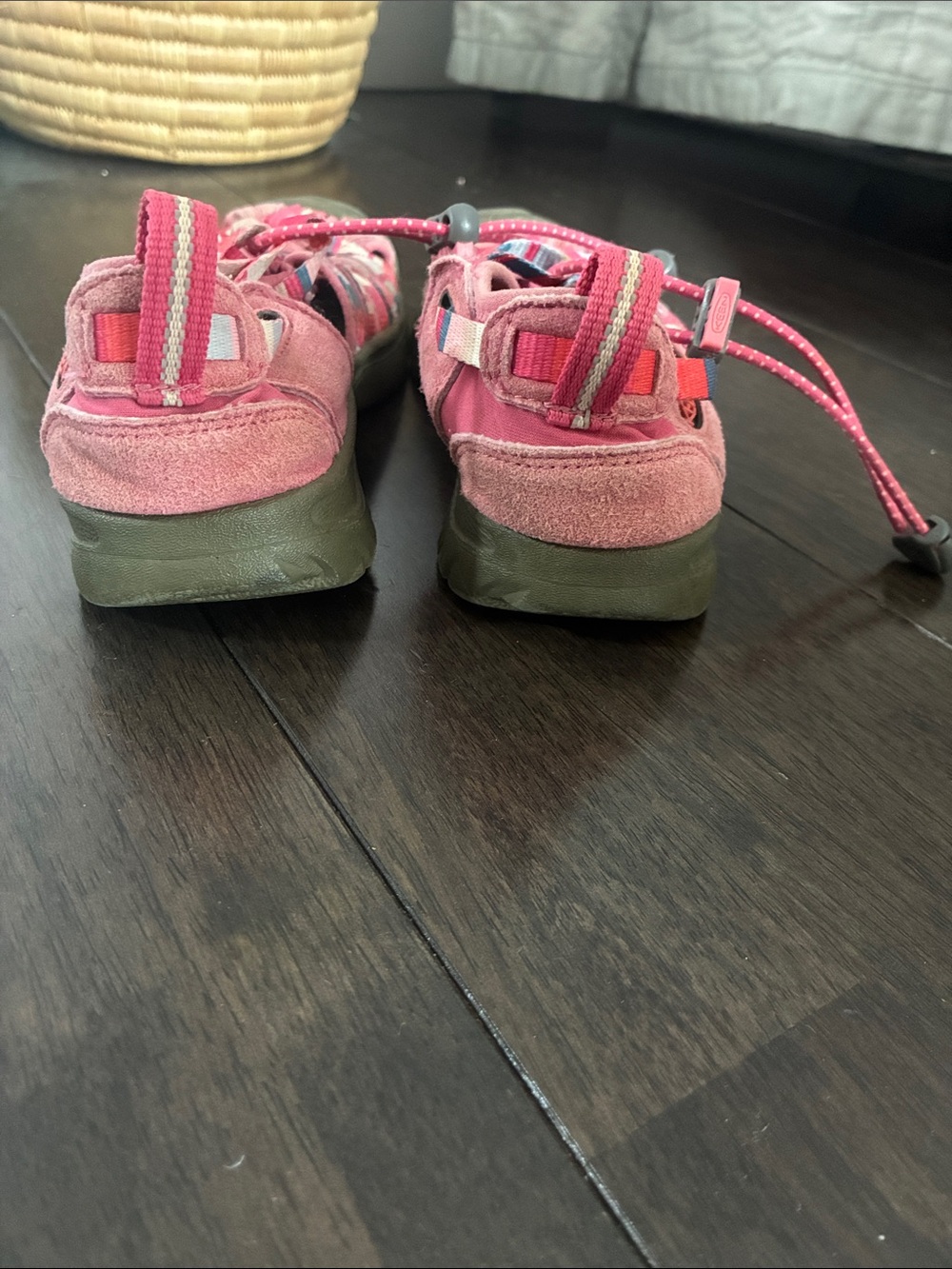 Keen Sandals big girls size 1 - Picture 6 of 6